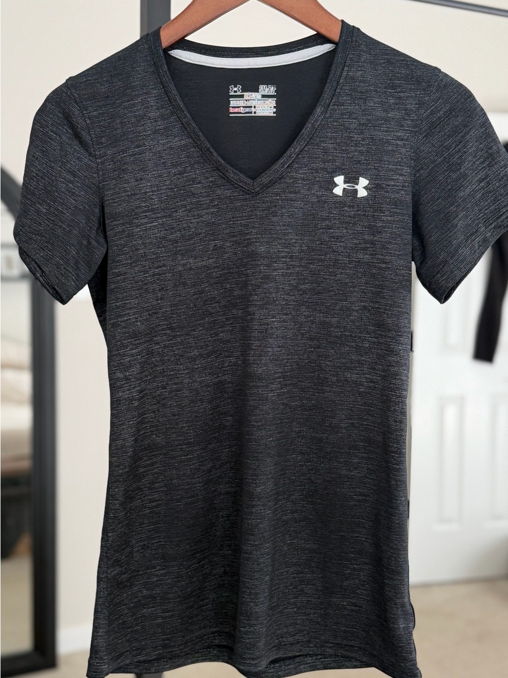 Under Armour Women's Charcoal Heather V-Neck Performance Tee